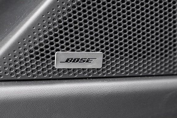 Porsche Cayenne 18 of 30