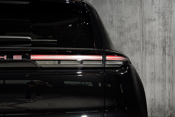 Porsche Cayenne 12 of 30