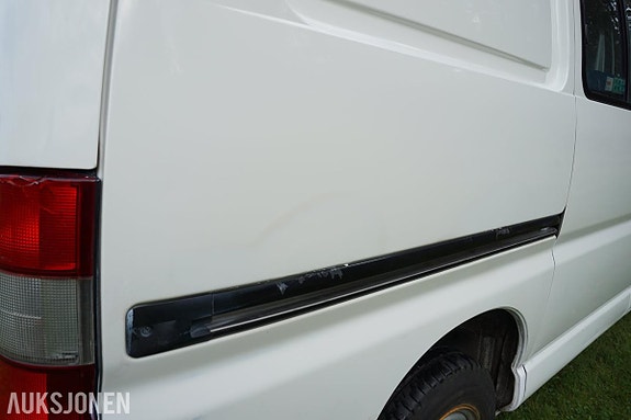 Toyota HiAce 30 of 30