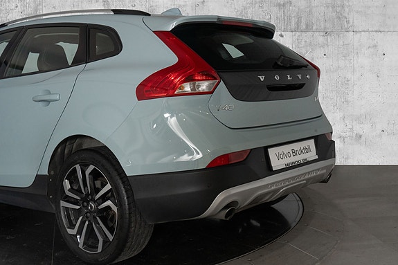 Volvo V40 Cross Country 9 of 30
