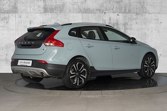 Volvo V40 Cross Country 13 of 30