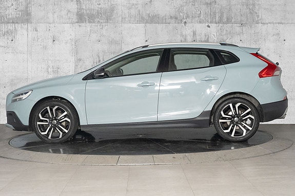 Volvo V40 Cross Country 7 of 30