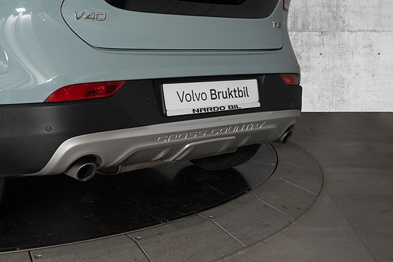 Volvo V40 Cross Country 10 of 30