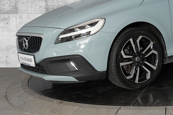 Volvo V40 Cross Country 6 of 30