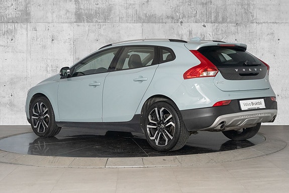 Volvo V40 Cross Country 8 of 30