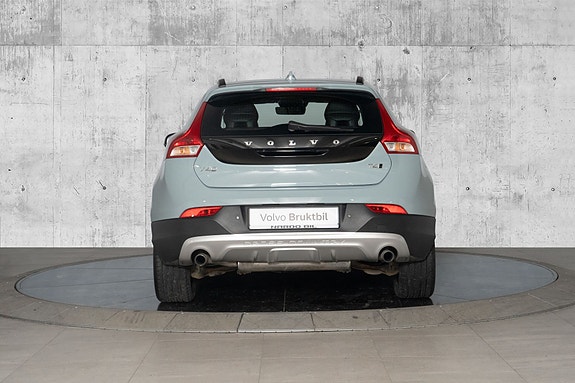 Volvo V40 Cross Country 11 of 30