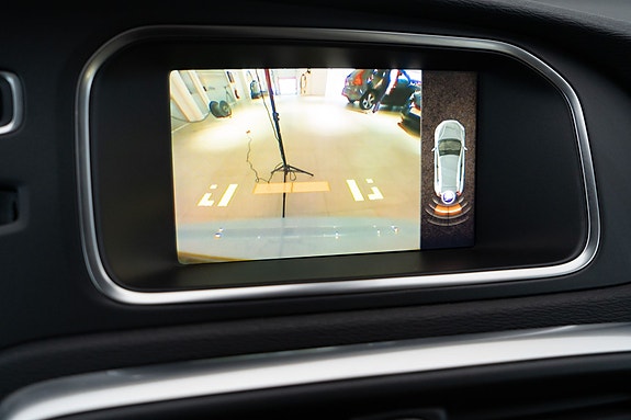 Volvo V40 Cross Country 25 of 30