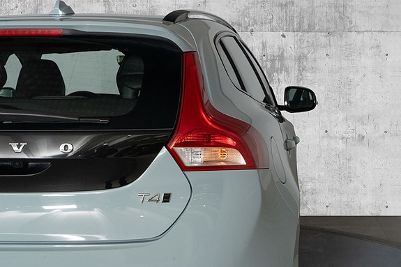 Volvo V40 Cross Country 12 of 30