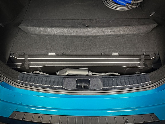 Toyota Prius Plug-in Hybrid 11 of 21