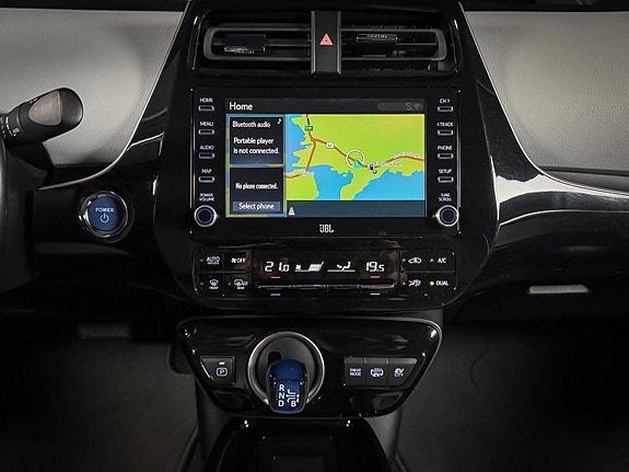 Toyota Prius Plug-in Hybrid 17 of 21