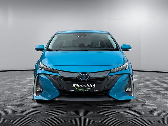 Toyota Prius Plug-in Hybrid 20 of 21