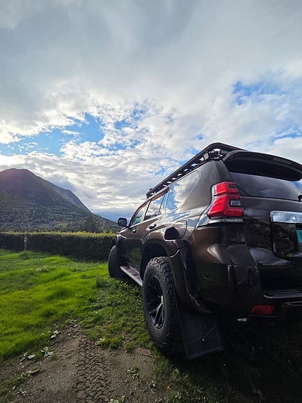 Toyota Land Cruiser 8 of 24