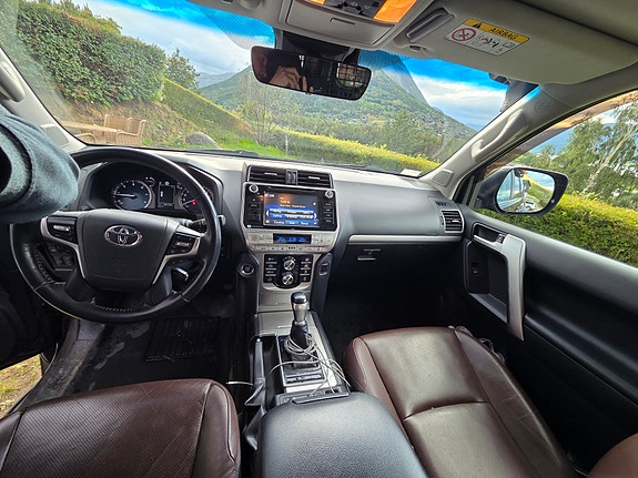 Toyota Land Cruiser 14 of 24