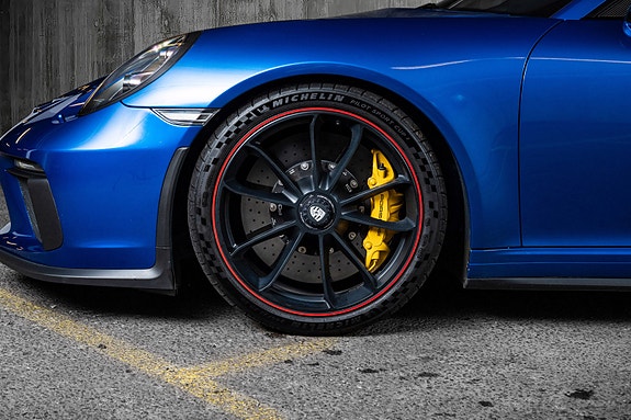 Porsche 911 GT3 15 of 30