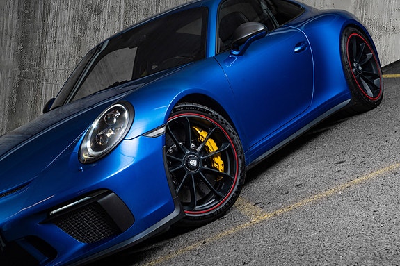 Porsche 911 GT3 10 of 30
