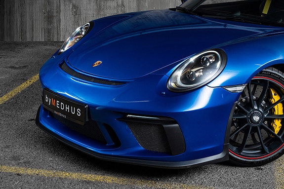 Porsche 911 GT3 11 of 30
