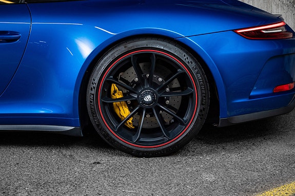 Porsche 911 GT3 16 of 30