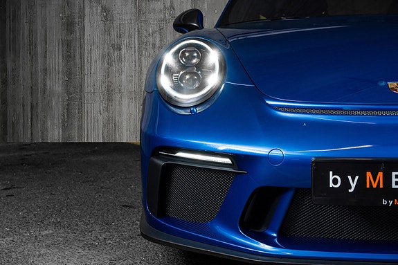 Porsche 911 GT3 13 of 30