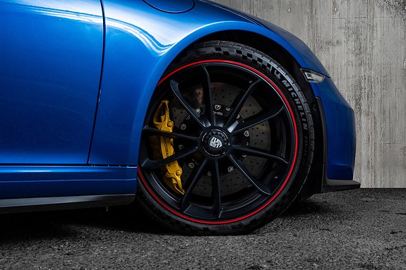 Porsche 911 GT3 9 of 30