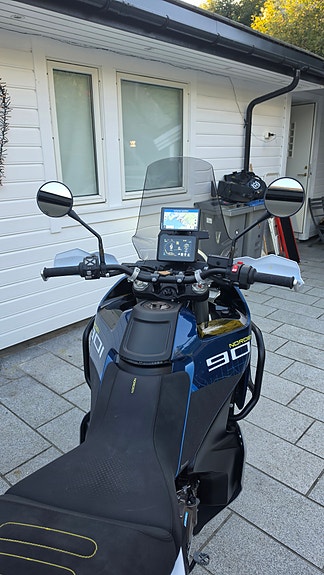 Husqvarna Norden 901 Expedition 10 of 22