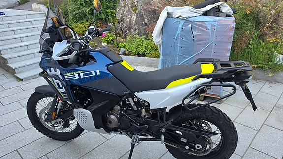 Husqvarna Norden 901 Expedition 3 of 22