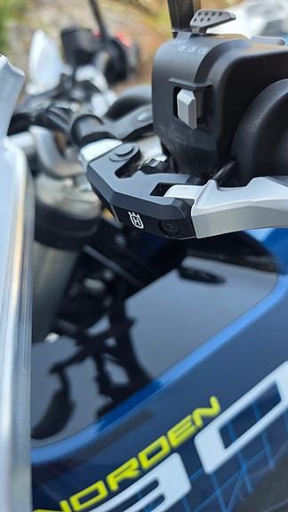 Husqvarna Norden 901 Expedition 14 of 22