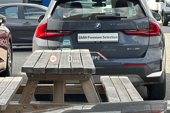 BMW iX 29 of 30