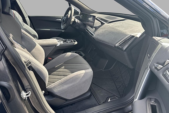 BMW iX 16 of 30
