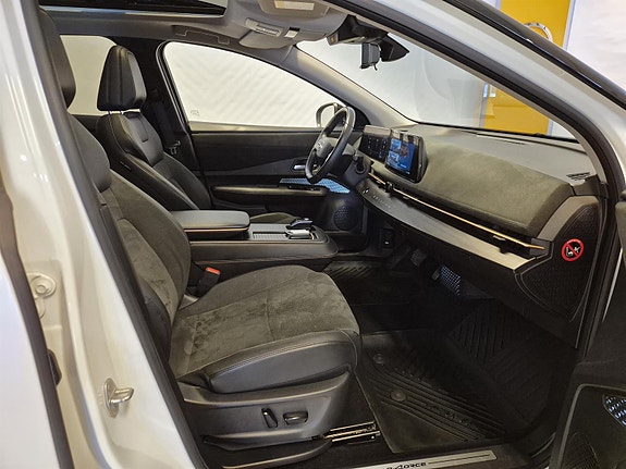 Nissan Ariya 12 of 26