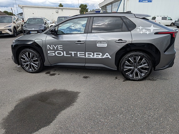 Subaru Solterra 8 of 11