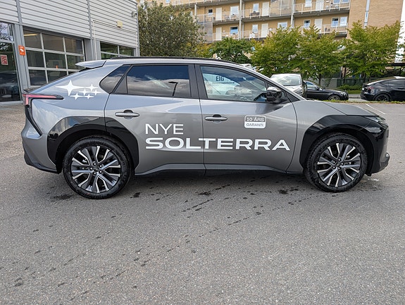 Subaru Solterra 5 of 11