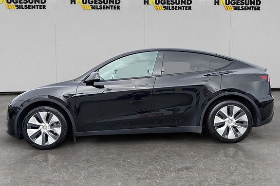 Tesla Model Y 6 of 17