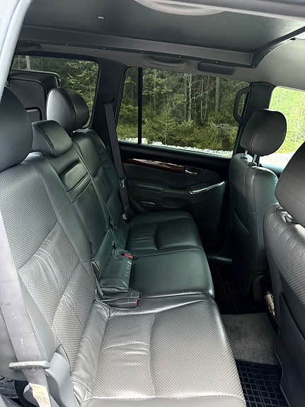Toyota Land Cruiser 22 of 30