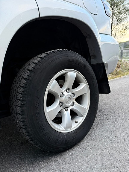 Toyota Land Cruiser 7 of 30