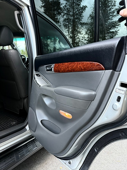 Toyota Land Cruiser 19 of 30