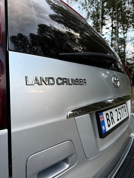 Toyota Land Cruiser 3 of 30