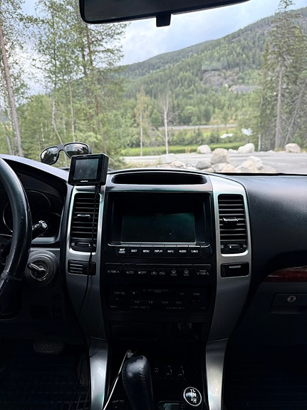 Toyota Land Cruiser 25 of 30