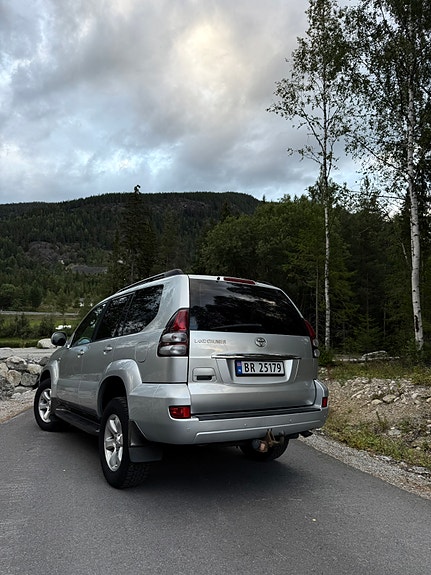 Toyota Land Cruiser 2 of 30