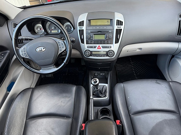 Kia Ceed 12 of 30