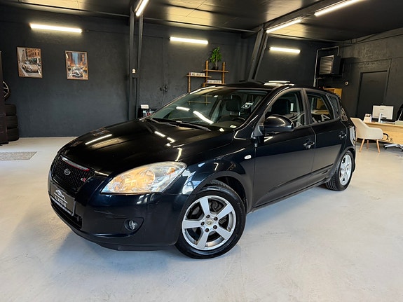 Kia Ceed 2 of 30