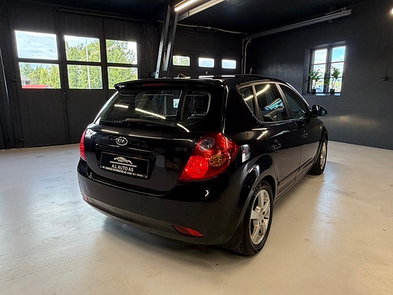 Kia Ceed 9 of 30