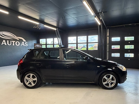 Kia Ceed 7 of 30