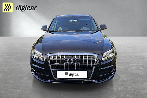 Audi Q5 2 of 17