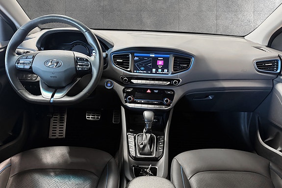Hyundai IONIQ 11 of 30
