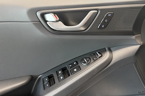Hyundai IONIQ 14 of 30