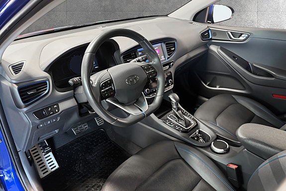 Hyundai IONIQ 10 of 30
