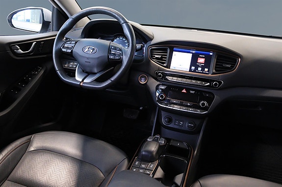 Hyundai IONIQ 11 of 30