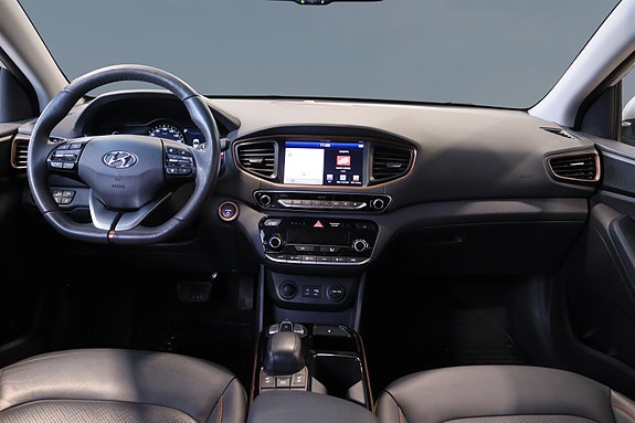 Hyundai IONIQ 10 of 30