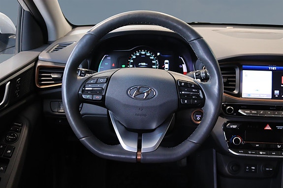 Hyundai IONIQ 12 of 30