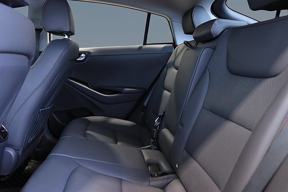 Hyundai IONIQ 8 of 30